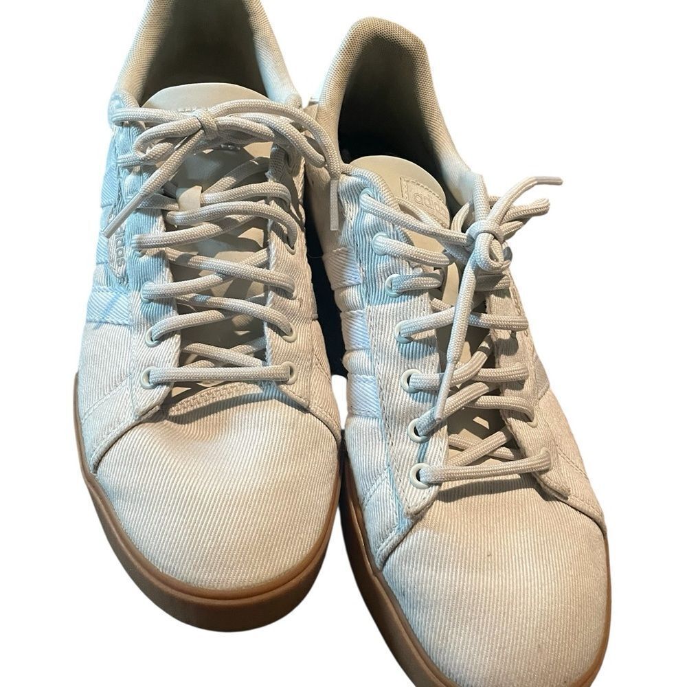 Adidas size 10 White Canvas Men's Sneakers excellent condition